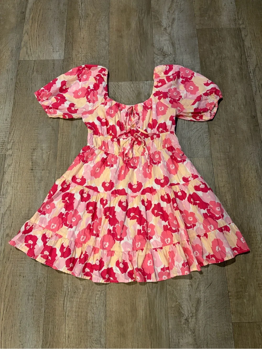 Pink Floral Mini Dress with Puff-Sleeves. Size Large Summer Vacation